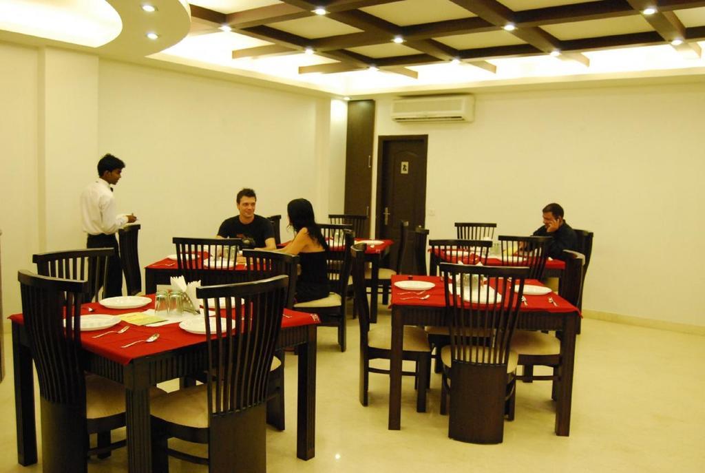 Hotel New Walnut Castle Paharganj Экстерьер фото