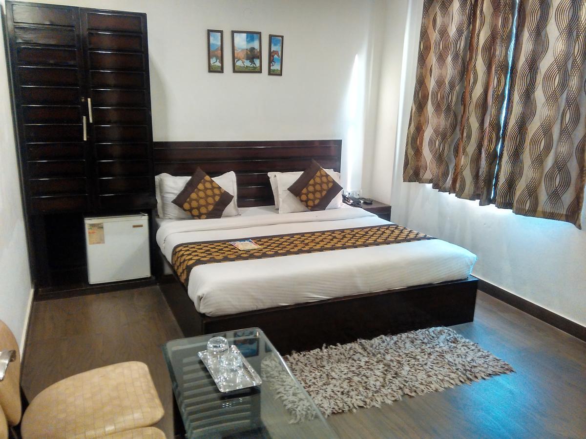 Hotel New Walnut Castle Paharganj Экстерьер фото